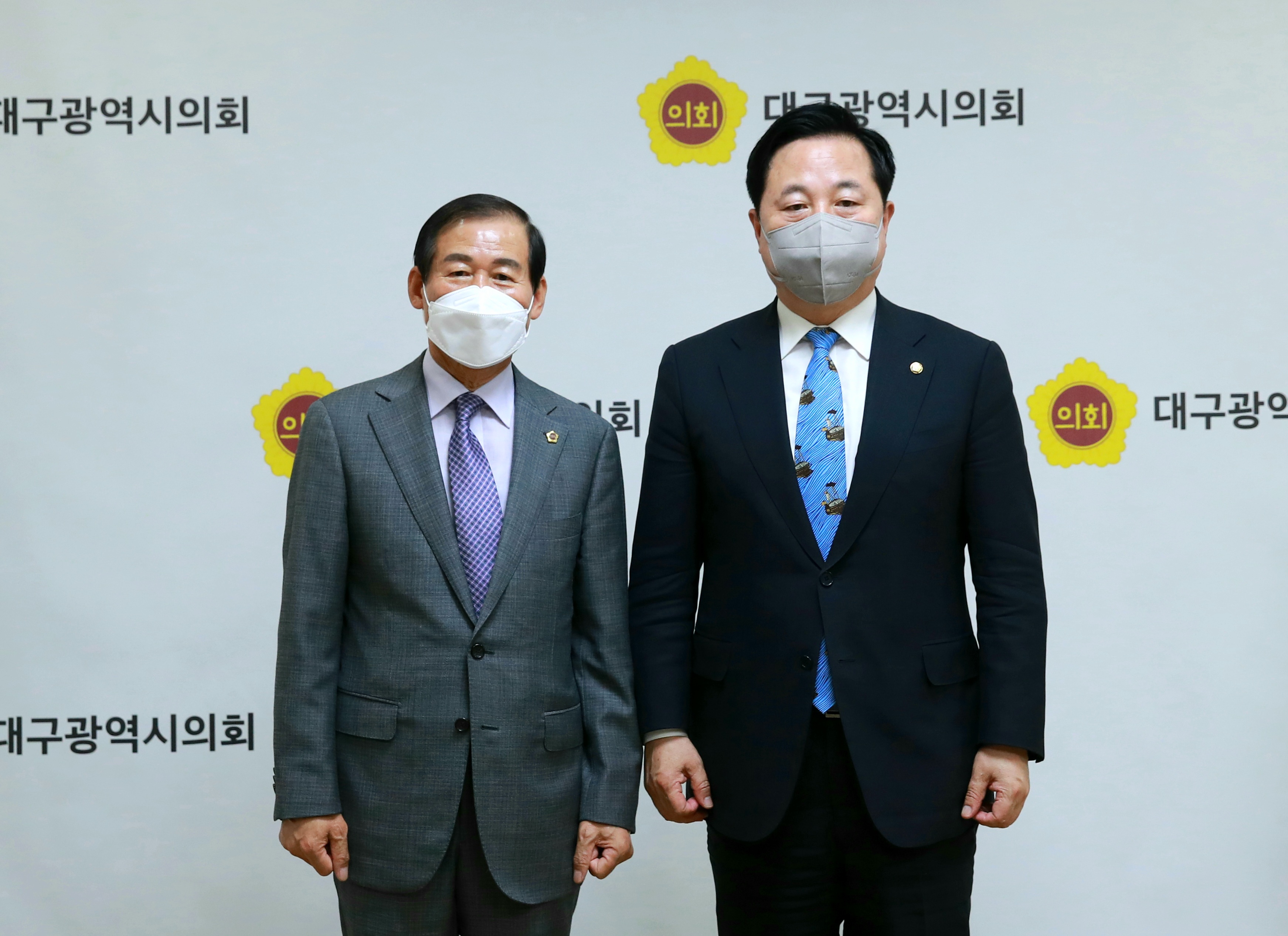 장상수 의장, 김두관 의원 내방 면담 이미지(2)